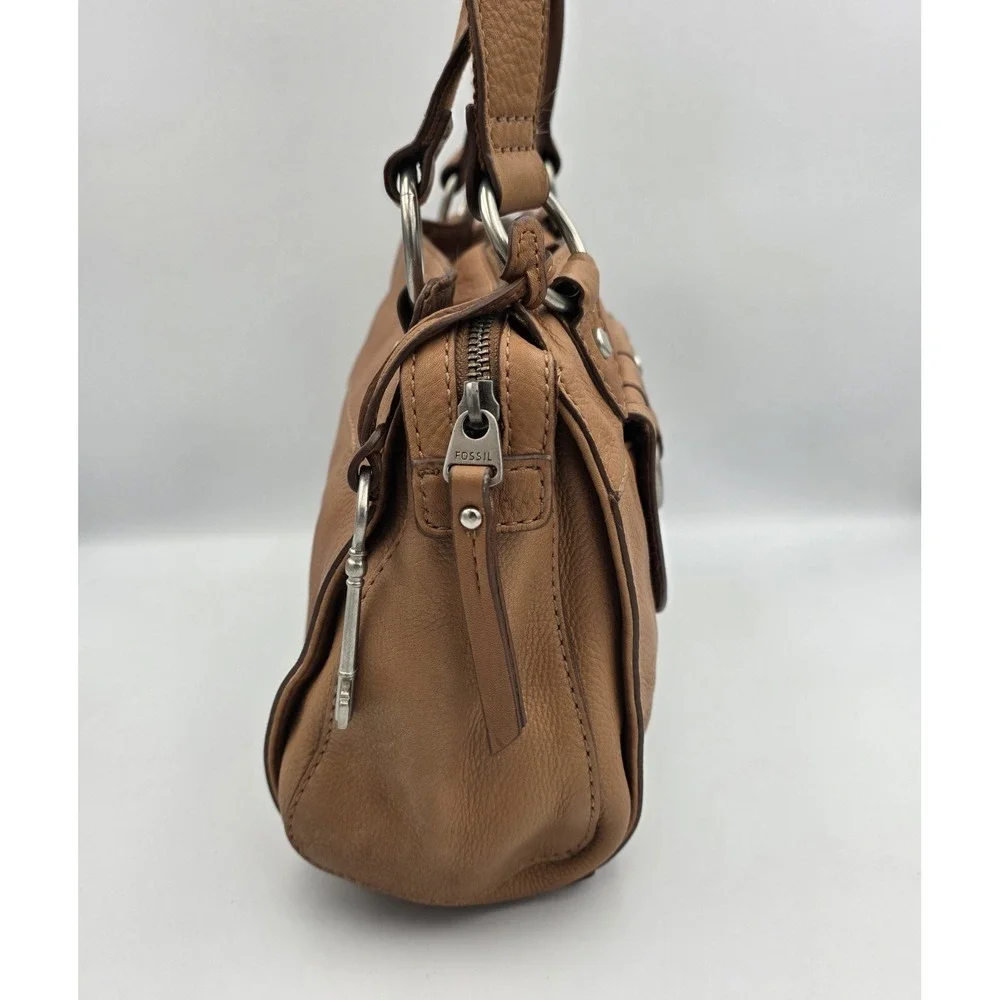 Vtg Fossil Maddox Tan Beige Leather Satchel Purse Bag Top Handles Lg. Key Charm